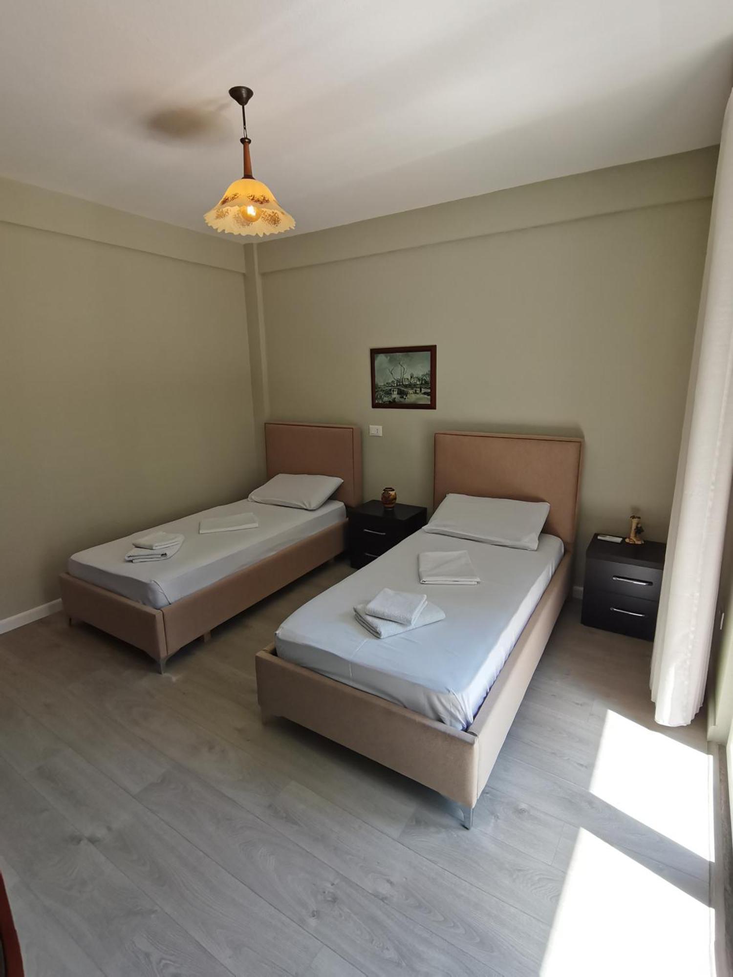 Leatis * Durres